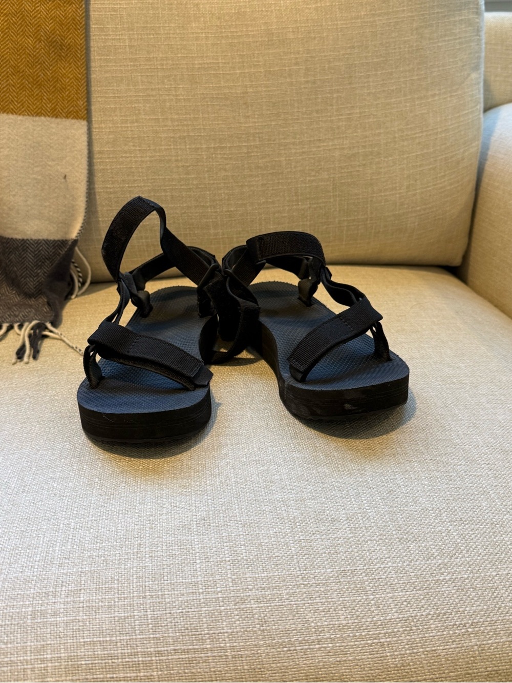 Black Women's Teva Sandals Sz 8